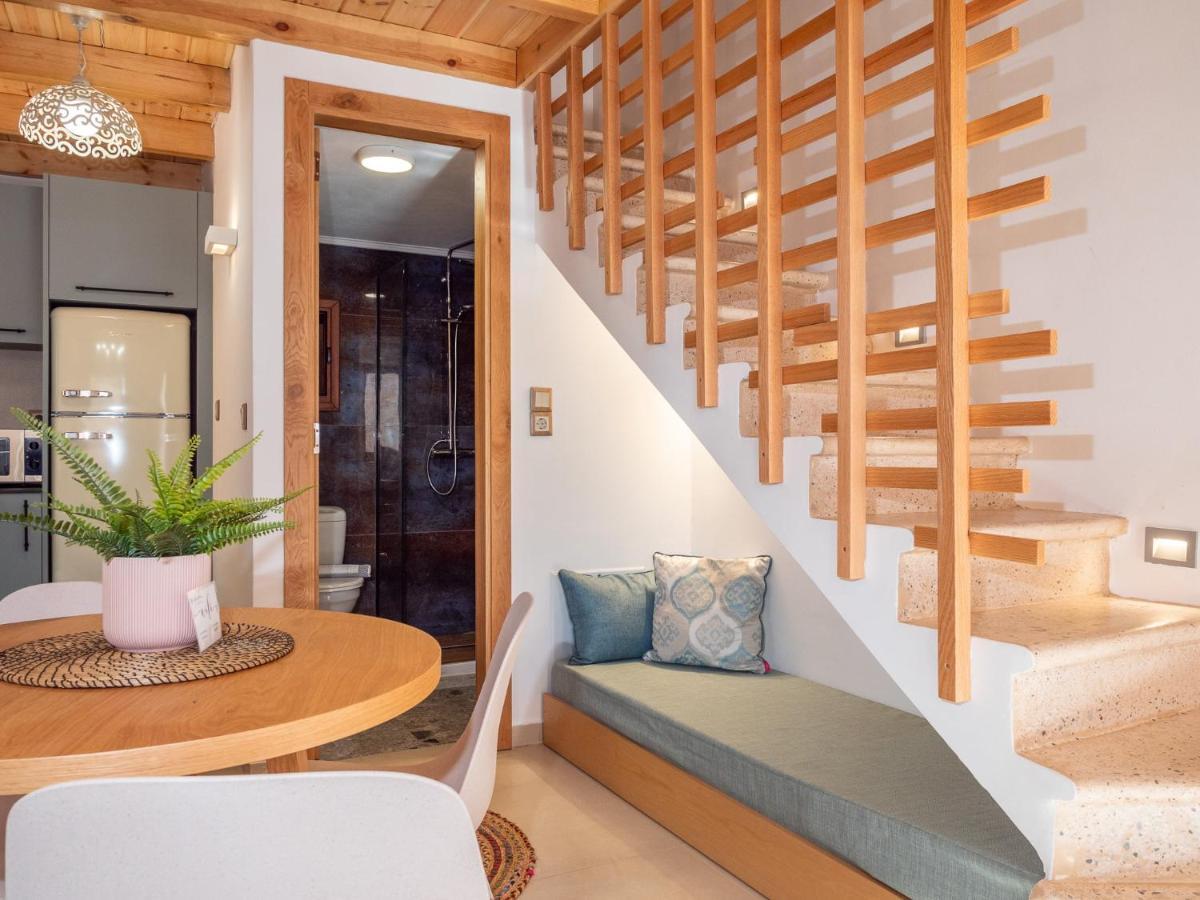 Captain'S Memories Stylish Harbour Apartments Chalki Town Extérieur photo
