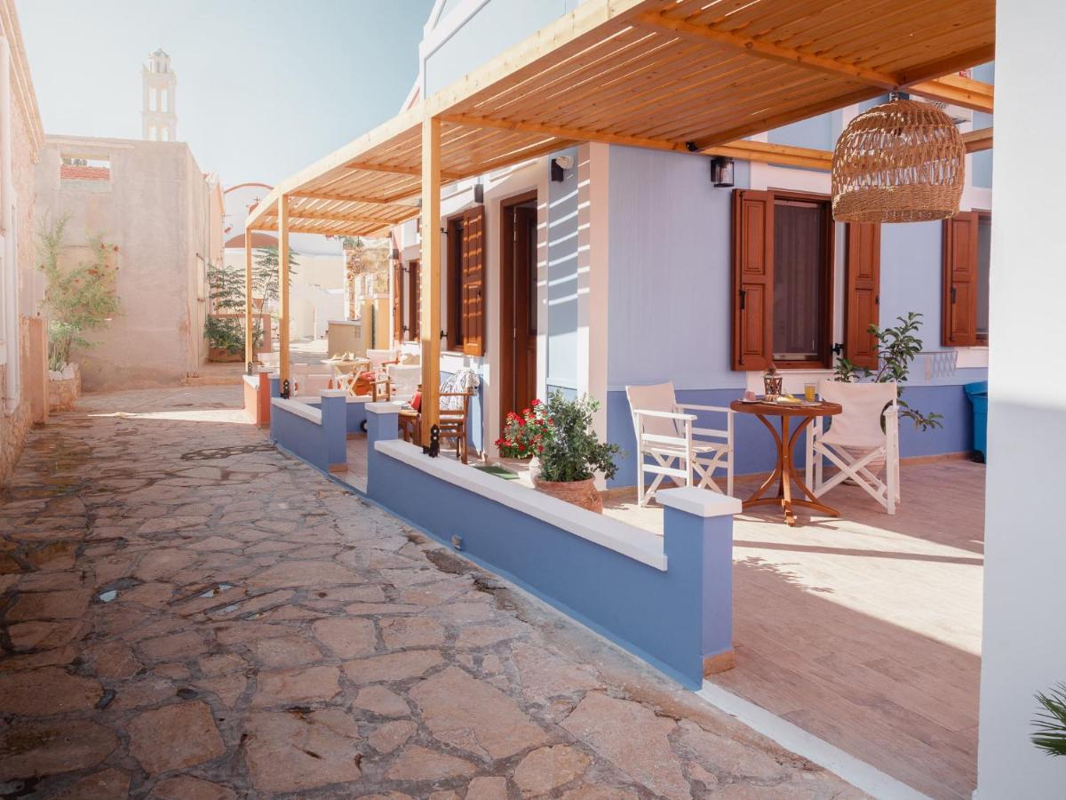 Captain'S Memories Stylish Harbour Apartments Chalki Town Extérieur photo