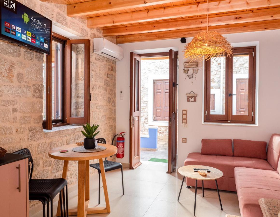 Captain'S Memories Stylish Harbour Apartments Chalki Town Extérieur photo
