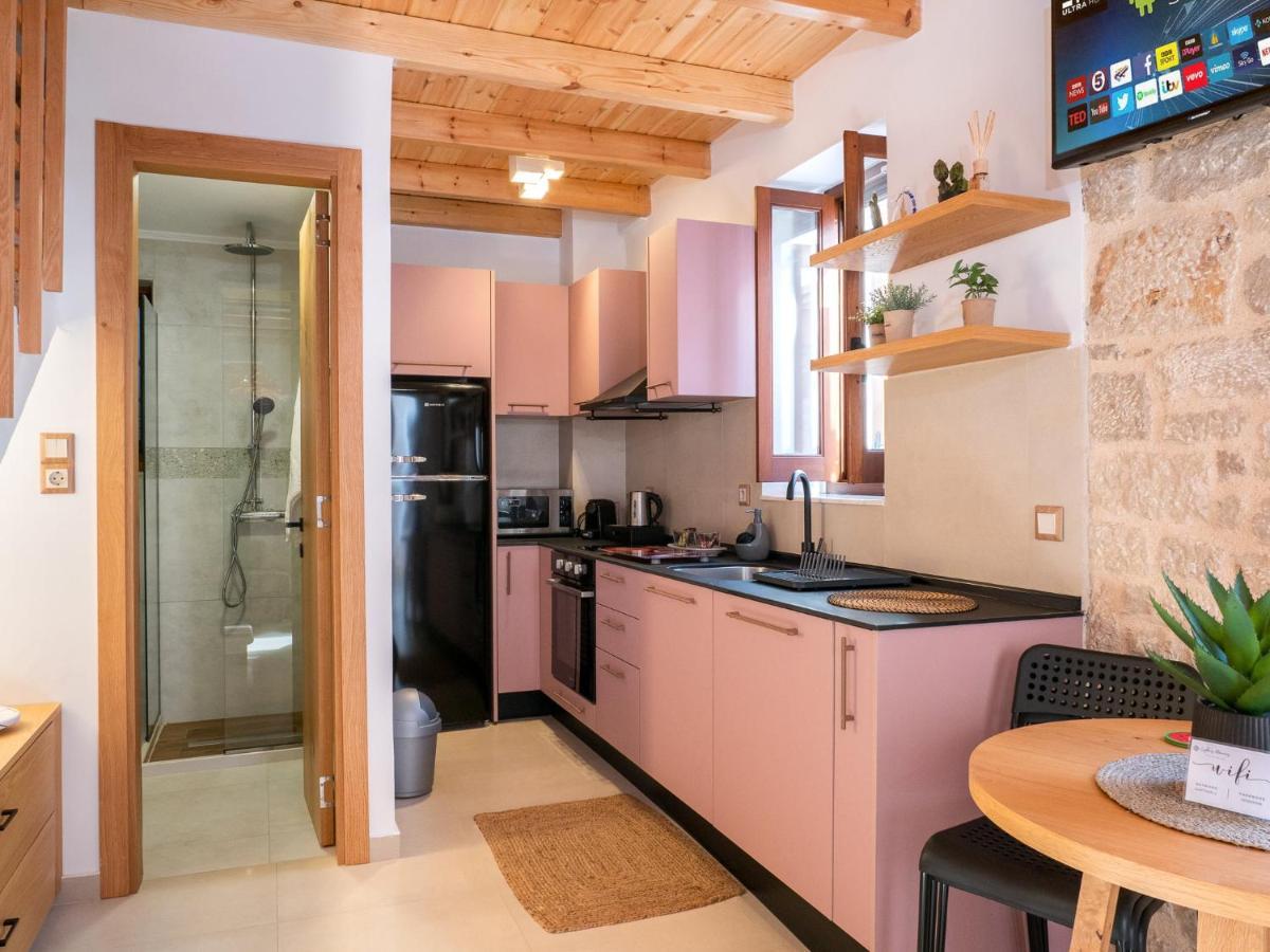 Captain'S Memories Stylish Harbour Apartments Chalki Town Extérieur photo