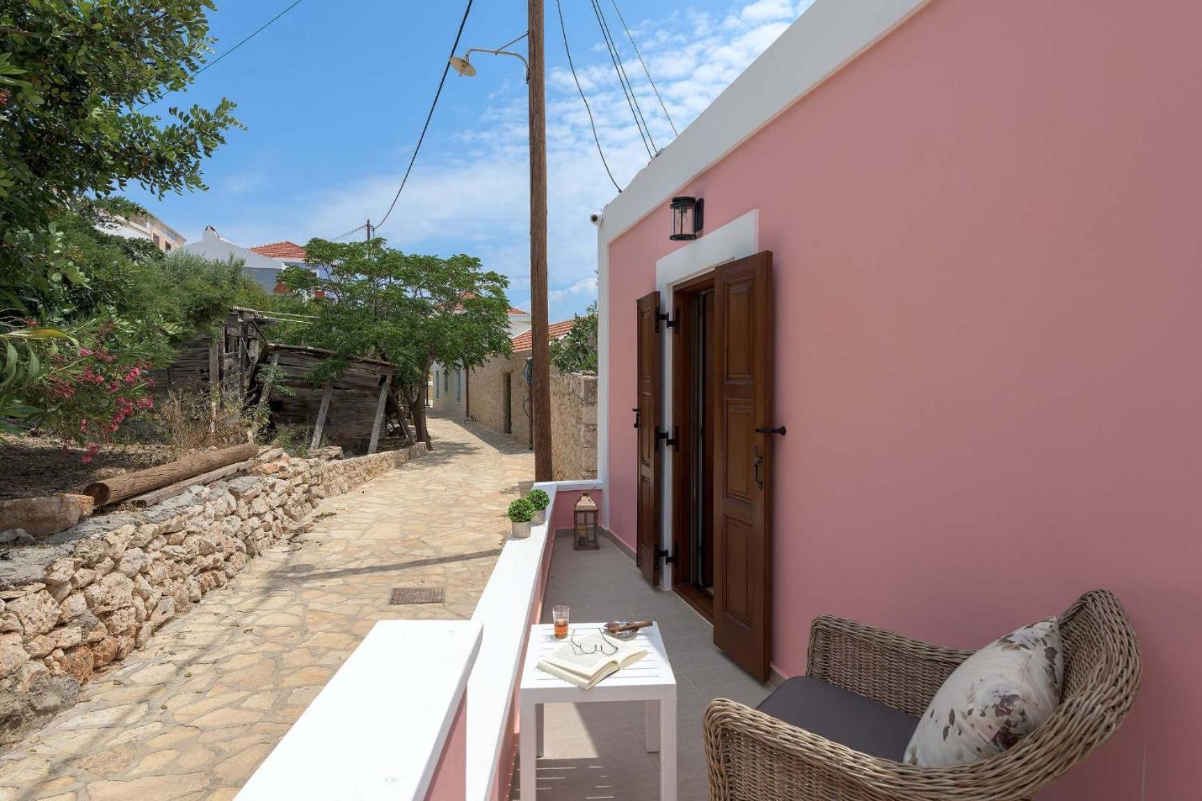 Captain'S Memories Stylish Harbour Apartments Chalki Town Extérieur photo