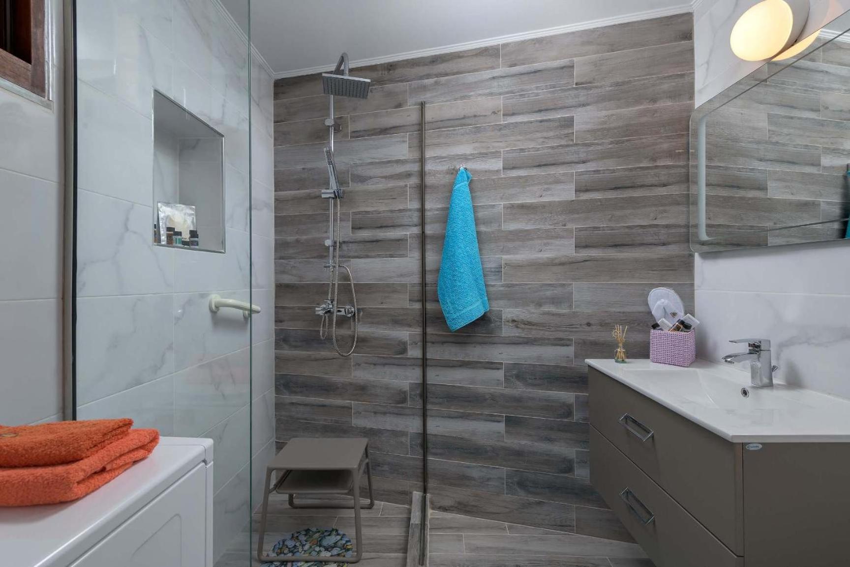 Captain'S Memories Stylish Harbour Apartments Chalki Town Extérieur photo