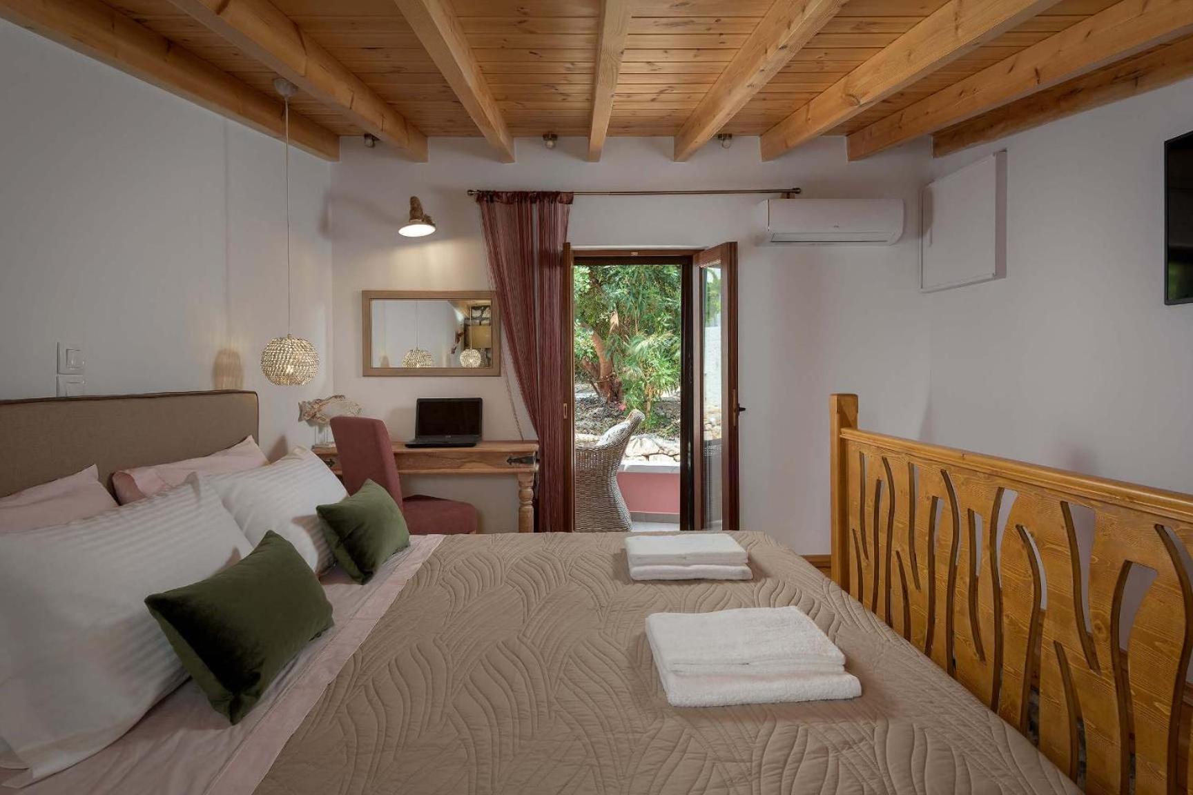 Captain'S Memories Stylish Harbour Apartments Chalki Town Extérieur photo